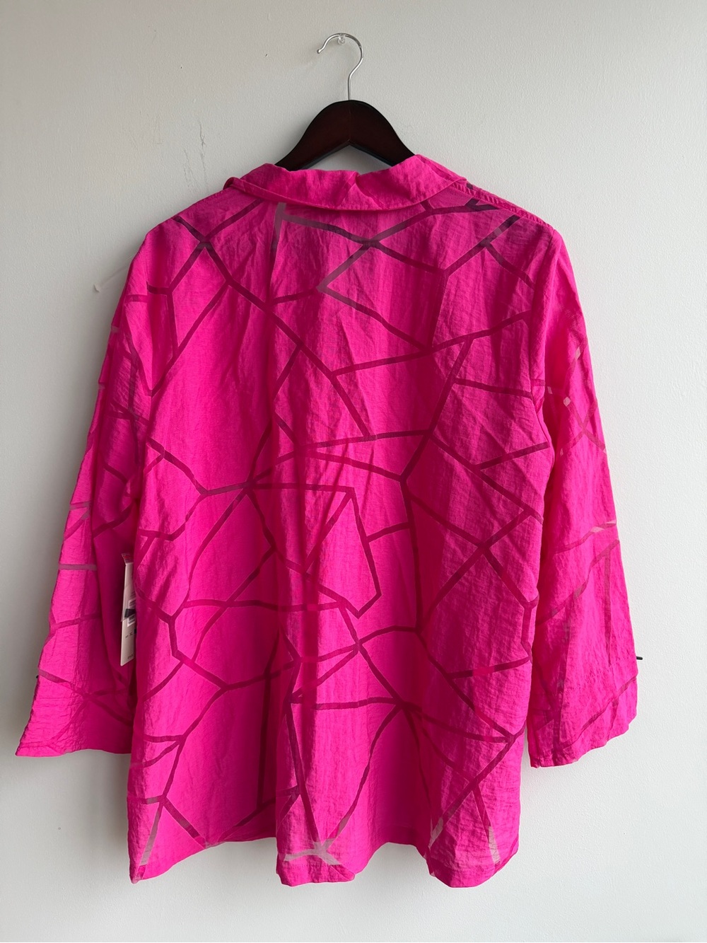 Ali Miles Pink Geometric Abstract Button-Front Shirt - Picture 5 of 11
